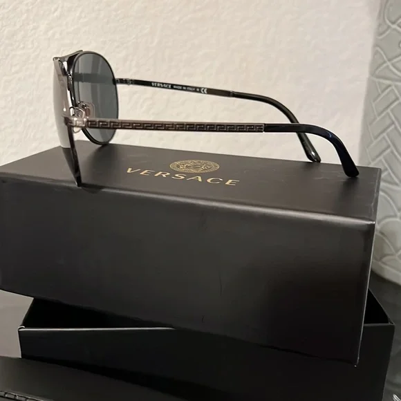Versace Occhiale Metallo Sunglasses - Picture 2 of 12